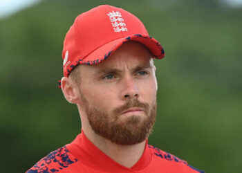 ആർസിബി ആ ടീമുമായി കളിക്കുമ്പോൾ മാഞ്ചസ്റ്റർ ഡെർബി പോലെ തോന്നി, സ്റ്റേഡിയം ശരിക്കും കുലുങ്ങി: ഫിൽ സാൾട്ട്