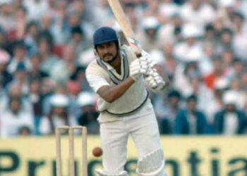 ഇന്നത്തെ കാലമായിരുന്നെങ്കിൽ ഔട്ട്, അന്ന് ഗ്രൗണ്ടിൽ പുകയുന്ന ബാറ്റുമായി സന്ദീപ് പാട്ടീൽ; സംഭവം ഇങ്ങനെ