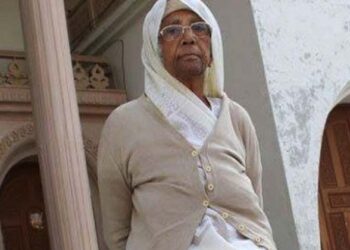 പകുതി വെന്ത കൽക്കരിയിൽ നിന്ന് ടൈലുകളുടെ തിളക്കത്തിലേക്ക് : അക്ഷരാഭ്യാസം ഇല്ലെങ്കിലും ബിസിനസ്സിൽ പരാജയപ്പെടില്ലെന്ന് സവിതബെൻ