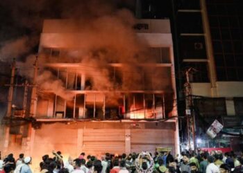 അജ്ഞാതൻ! ; ബംഗ്ലാദേശ് പ്രക്ഷോഭത്തിന് നേതൃത്വം നൽകിയ യുവ നേതാവിനെ വെടിവെച്ചു കൊന്നു ; ധാക്കയിൽ വ്യാപക പ്രതിഷേധം, അക്രമം, തീവെപ്പ്