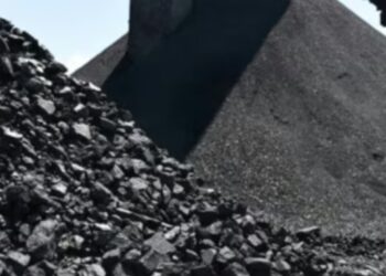 സെൻട്രൽ കോൾഫീൽഡ് ലിമിറ്റഡിന്റെ കൽക്കരി ഖനിയുടെ മതിൽ ഇടിഞ്ഞുവീണ് അപകടം ; തൊഴിലാളികൾ കുടുങ്ങിക്കിടക്കുന്നു