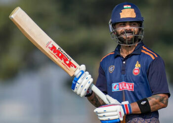 കോഹ്‌ലി ഒരുവട്ടം കൂടി ഡൽഹി കുപ്പായത്തിൽ; ന്യൂസിലൻഡ് പരമ്പരയ്ക്ക് മുൻപ് വിജയ് ഹസാരെ ട്രോഫിയിൽ കളിക്കാൻ കിങ് കോഹ്‌ലി