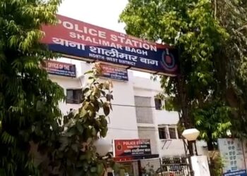 ഷാലിമാർ ബാഗിൽ സ്ത്രീ വെടിയേറ്റ് മരിച്ചു ; 2023 ൽ ഭർത്താവ് കൊല്ലപ്പെട്ടതുമായി ബന്ധമെന്ന് പോലീസ്