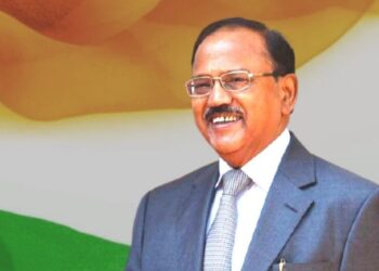 സ്വന്തമായി മൊബൈൽ ഫോൺ ഇല്ല, ഇന്റർനെറ്റ് കണക്ഷൻ ഉള്ള ഉപകരണങ്ങൾ ഉപയോഗിക്കാറില്ല ; ഫോൺവിളി ആശയവിനിമയത്തിന് മാത്രമെന്ന് അജിത് ഡോവൽ