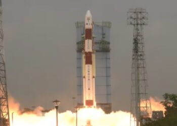 സാങ്കേതിക തകരാർ! മൂന്നാംഘട്ടത്തിൽ പാത മാറി പിഎസ്എൽവി സി62 ; പരിശോധന തുടരുന്നതായി ഐഎസ്ആർഒ മേധാവി