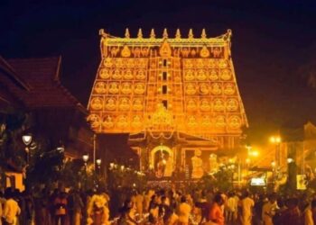 56 ദിവസത്തെ മുറജപത്തിന് ഇന്ന് സമാപനം ; പത്മനാഭസ്വാമി ക്ഷേത്രത്തിൽ ഇന്ന് ലക്ഷദീപം ; ആറുവർഷത്തിലൊരിക്കൽ വരുന്ന അപൂർവ്വ ദൃശ്യവിരുന്ന്