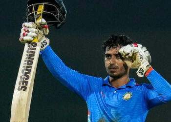 സെഞ്ച്വറികളുടെ തോഴൻ; വിജയ് ഹസാരെ ട്രോഫി അടക്കിവാഴുന്ന അമൻ മൊഖാഡെയെ അറിയൂ