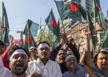 ബംഗ്ലാദേശിൽ സുരക്ഷാ ഭീഷണി; ഇന്ത്യൻ ഉദ്യോഗസ്ഥരുടെ കുടുംബങ്ങളെ തിരികെ വിളിച്ച് ഭാരതം; അതീവ ജാഗ്രത!