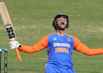 രോഹിത്തിനെയും രാഹുലിനെയും കടത്തിവെട്ടി അഭിഷേക്; വമ്പൻ നേട്ടം സ്വന്തമാക്കി യുവതാരം; നാഗ്പൂരിൽ പിറന്നത് പുതിയ ലോകറെക്കോഡ്