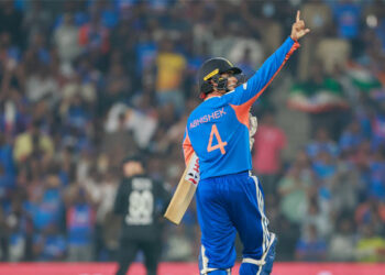 നമ്പർ 1 ബാറ്റർ എന്ന ലേബൽ വെറുതെയല്ല, റെക്കോഡുകൾ തകർത്തെറിഞ്ഞ് അഭിഷേക് ശർമ്മ; ടി20-യിൽ പുതിയ രാജാവ്