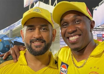 ഡൈവ് ചെയ്യണ്ട, നിന്റെ 4 ഓവറാണ് എനിക്ക് പ്രധാനം! ബ്രാവോയെ ഞെട്ടിച്ച ധോണിയുടെ വാക്കുകൾ