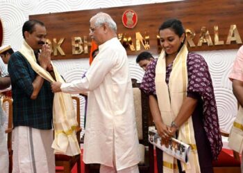 രാഷ്ട്രീയ വ്യത്യാസങ്ങൾ മറന്ന് നഗര വികസനത്തിനായി ഒന്നിക്കണം; തിരുവനന്തപുരത്ത് കൌൺസിലർമാർക്ക് വിരുന്ന് നൽകി ഗവർണർ