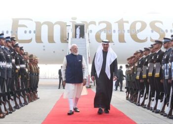 ‘എന്റെ സഹോദരന് സ്വാഗതം; യുഎഇ പ്രസിഡൻ്റിനെ സ്വീകരിക്കാൻ മോദി നേരിട്ട് വിമാനത്താവളത്തിലെത്തിൽ: ഇന്ത്യാ സന്ദർശനത്തിൽ ചരിത്ര നിമിഷങ്ങൾ!