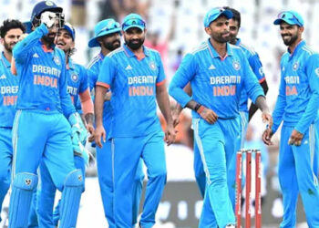 ടീമിനൊപ്പം യാത്ര ചെയ്താൽ മാത്രം പോരാ, അവസരം കൊടുക്കണം; യുവതാരത്തിന്റെ ഭാവിയിൽ ആശങ്ക പ്രകടിപ്പിച്ച് പത്താൻ