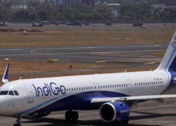 ഇൻഡിഗോ വിമാനത്തിന് ബോംബ് ഭീഷണി;കുവൈറ്റിൽ നിന്ന് ഡൽഹിയിലേക്ക് പറന്ന വിമാനം അഹമ്മദാബാദിലിറക്കി