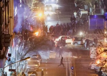 ഇന്റർനെറ്റും ഫോൺ ബന്ധങ്ങളും വിച്ഛേദിക്കപ്പെട്ടു, ഇറാനിൽ സ്ഥിതി അതീവ ഗുരുതരം ; ഇന്ത്യക്കാരെ തിരികെ എത്തിക്കാൻ പ്രത്യേക വിമാനങ്ങൾ ഏർപ്പെടുത്തിയേക്കും