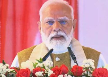 എൽഡിഎഫിന്റെയും യുഡിഎഫിന്റെയും സൗഹൃദമത്സരത്തിൽ നിന്ന് കേരളത്തിന് മോചനം വേണം: അവിശുദ്ധ കൂട്ടുകെട്ടിന് അന്ത്യം കുറിക്കാൻ സമയമായെന്ന് പ്രധാനമന്ത്രി