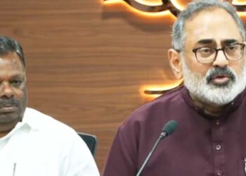 ‘വിശ്വസിച്ച പ്രസ്ഥാനം ഉപദ്രവിച്ചു, ഇനി വികസനത്തിനൊപ്പം’; എസ്. രാജേന്ദ്രൻ ബിജെപിയിൽ; സിപിഎമ്മിന് കനത്ത പ്രഹരം!