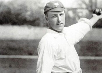 ധോണിയൊക്കെ കളിനിർത്തി വീട്ടിലിരിക്കാൻ സമയമായി എന്ന് പറഞ്ഞില്ലേ, ഈ മനുഷ്യന്റെ കഥ കേട്ടാൽ ബോധം പോകും