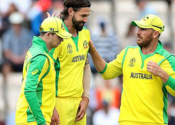 സ്ലോ ബോളിന്റെ സുൽത്താൻ കളം വിടുന്നു; ഗാലറികൾ സാക്ഷിയായി ഓസീസ് പേസർക്ക് കണ്ണീരോടെ വിട