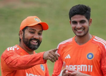 ഗില്ലിനെ നായകനാക്കിയത് അയാളുടെ മാസ്റ്റർ പ്ലാൻ, രോഹിത് ശർമ്മയുടെ പടിയിറക്കത്തിൽ വെളിപ്പെടുത്തലുമായി മനോജ് തിവാരി