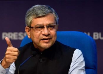 ദാവോസിൽ പാശ്ചാത്യ ഗർവിനെ തകർത്ത് അശ്വിനി വൈഷ്ണവ്; ഭാരതം രണ്ടാം നിരക്കാരല്ല, ലോകത്തെ നയിക്കുന്ന എഐ വൻശക്തിയെന്ന് കേന്ദ്രമന്ത്രി