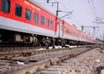 ചെന്നൈ സെൻട്രൽ എക്സ്പ്രസ് പാളം തെറ്റി ; അപകടം ഒഡീഷയിലെ ജഖാപുരയിൽ