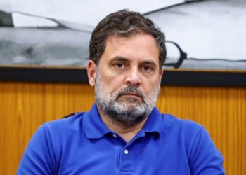 “ഇത് സ്വേച്ഛാധിപത്യം, അവർ ധീര സിംഹങ്ങൾ” ; യൂത്ത് കോൺഗ്രസ്സ് പ്രസിഡന്റിന്റെ അറസ്റ്റിനെ അപലപിച്ച് രാഹുൽ ഗാന്ധി