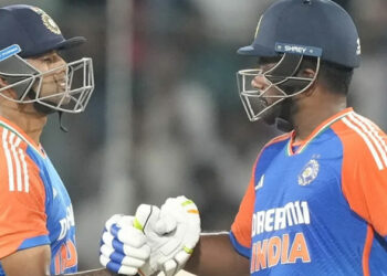 അഭിഷേക് വീണാലും സഞ്ജുവിന് പ്ലാനില്ല? യുവതാരത്തിന് മോണി മോർക്കലിന്റെ ‘ക്ലീൻ ചിറ്റ്’, ആരാധകർ നിരാശയിൽ