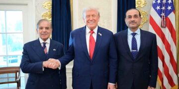 അസിം മുനീറിനെ ട്രംപ് പരിഗണിച്ചത് ‘വെപ്പാട്ടിയെപ്പോലെ’; ഇന്ത്യ-അമേരിക്ക കരാറിൽ പാകിസ്താനിൽ കൂട്ടക്കരച്ചിൽ