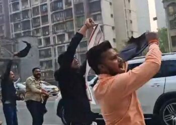  ‘ലഷ്കർ-ഇ-രാഹുൽ’  കരിങ്കൊടി പ്രതിഷേധവുമായി ബിജെപി!; എഐ ഉച്ചകോടി അലങ്കോലമാക്കാൻ കോൺഗ്രസ് ഗുഢാലോചന നടത്തിയെന്ന് ആരോപണം