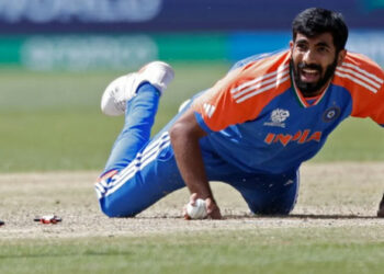 പരിക്കിന്റെ പിടിയിൽ ഇന്ത്യൻ ക്യാമ്പ്, ബുംറയുടെ പന്തുകൊണ്ട യുവതാരത്തിന് പണി; പാക് പോരാട്ടത്തിന് മുൻപ് ഇന്ത്യയ്ക്ക് വലിയ പ്രഹരം