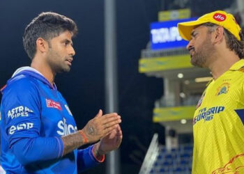 ഓപ്പണർമാർ സേഫ്, ബാക്കി കണ്ടറിയാം; എം.എസ്. ധോണിയുടെ പഴയ സിഎസ്‌കെ തന്ത്രം ഇന്ത്യയിൽ പയറ്റി സൂര്യകുമാർ, താരതമ്യവുമായി മുൻ താരം