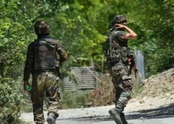 കശ്മീരിൽ കനത്ത വെടിവെപ്പ്; കിഷ്ത്വാറിൽ ഭീകരരെ വളഞ്ഞ് സുരക്ഷാ സേന! ജെയ്ഷെ മുഹമ്മദ് ഭീകരരുമായി ഏറ്റുമുട്ടൽ; വൻ സന്നാഹത്തെ വിന്യസിച്ച് സൈന്യം