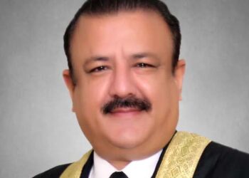 വ്യാജ ഡിഗ്രിയിൽ ‘ന്യായാധിപൻ’ ചമഞ്ഞു, 5 വർഷം ഹൈക്കോടതിയിൽ വിധി പറഞ്ഞു; ഒടുവിൽ പിടിക്കപ്പെട്ടപ്പോൾ പാക് ജഡ്ജിക്ക് കിട്ടിയത് എട്ടിന്റെ പണി! 