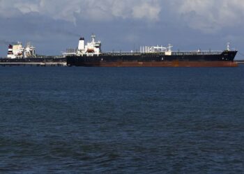 മുംബൈ തീരത്ത് ഇറാൻ ബന്ധമുള്ള 3 കപ്പലുകൾ പിടിച്ചെടുത്ത് ഇന്ത്യ:സമുദ്രസുരക്ഷയിൽ വിട്ടുവീഴ്ചയില്ല!