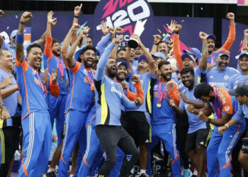 ഇന്ത്യൻ ക്യാമ്പിൽ പനിപ്പേടി; സൂപ്പർതാരം ആദ്യ മത്സരത്തിൽ നിന്ന് പുറത്ത്, വാംഖഡെയിൽ ബോളിങ് അറ്റാക്കിനെ നയിക്കുക അയാൾ