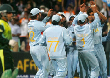 മിസ്ബായുടെ പിഴവും ധോണിയുടെ ധൈര്യവും; പാകിസ്ഥാനെ കണ്ണീരിലാഴ്ത്തിയ ആ സ്കൂപ്പ് ഷോട്ട്; ഇന്ത്യ കിരീടം ചൂടിയ ആ ഐതിഹാസിക രാത്രി