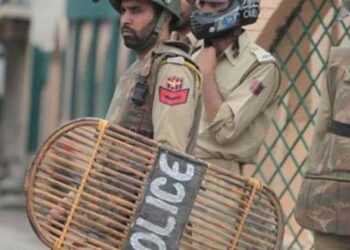 ജെയ്‌ഷെ കമാൻഡർ സൈഫുല്ലയ്ക്കായി വലവിരിച്ച് സൈന്യം! ദോഡയിൽ പോസ്റ്ററുകൾ പതിപ്പിച്ചു; കാട്ടിലെ ഒളിത്താവളം തകർത്തു