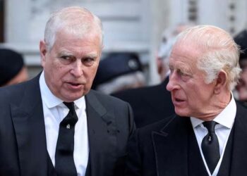 ബ്രിട്ടീഷ് കൊട്ടാരത്തെ നടുക്കി അറസ്റ്റ്; എപ്‌സ്റ്റീൻ കേസുമായി ബന്ധപ്പെട്ട് ആൻഡ്രൂ രാജകുമാരൻ പിടിയിൽ; ചാൾസ് രാജാവിന്റെ സഹോദരനെതിരെ ഗുരുതര കുറ്റങ്ങൾ!