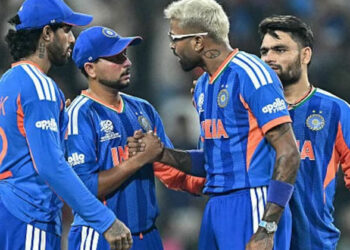 വിജയാഘോഷത്തിനിടയിലും തർക്കം; കുൽദീപിനോട് ചൂടായി ഹാർദിക്കും സൂര്യയും, ഗ്രൗണ്ടിൽ അപ്രതീക്ഷിത രംഗങ്ങൾ; വീഡിയോ വൈറൽ