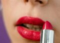  ലിപ്സ്റ്റിക് സുരക്ഷിതമാണോ? ഒളിഞ്ഞിരിക്കുന്നത് മാരകമായ ആരോഗ്യപ്രശ്നങ്ങൾ; മുന്നറിയിപ്പുമായി വിദഗ്ധർ! ലെഡും മെർക്കുറിയും ഡിഎൻഎയെപ്പോലും ബാധിച്ചേക്കാം
