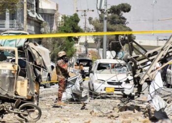 പാകിസ്താനിൽ വീണ്ടും ബോംബ് സ്ഫോടനം; വസീറിസ്ഥാനിൽ പോലീസ് സ്റ്റേഷന് സമീപം പൊട്ടിത്തെറി;  കൊല്ലപ്പെട്ടത് നിരവധി പേർ!