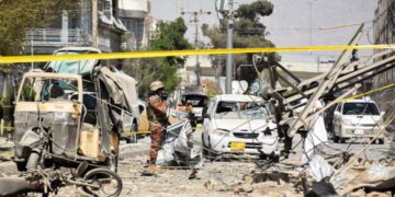 പാകിസ്താനിൽ വീണ്ടും ബോംബ് സ്ഫോടനം; വസീറിസ്ഥാനിൽ പോലീസ് സ്റ്റേഷന് സമീപം പൊട്ടിത്തെറി;  കൊല്ലപ്പെട്ടത് നിരവധി പേർ!
