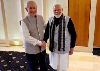 “ബഹുത് ഹി ഷാൻദാർ!”; ഇന്ത്യൻ ലുക്കിൽ നെതന്യാഹു, അത്ഭുതപ്പെട്ട് മോദി; ഇസ്രയേലിൽ വൈറലായി ‘കുർത്താ നയതന്ത്രം’! മോദിയെ ഞെട്ടിച്ച് ഇസ്രയേൽ പ്രധാനമന്ത്രി