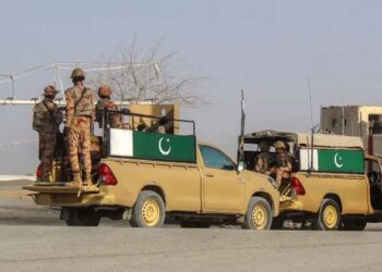 അഫ്ഗാനുമായി നേരിട്ടുള്ള യുദ്ധം പ്രഖ്യാപിച്ച് പാകിസ്താൻ; ഇരുപക്ഷത്തുമായി 180-ലേറെ മരണം; പാക് വിമാനം വെടിവെച്ചിട്ടെന്ന് താലിബാൻ