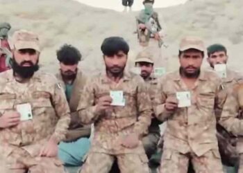 ഐഡി കാർഡ് കാണിച്ചിട്ടും ‘ഇവര് ഞങ്ങളുടേതല്ല’; സ്വന്തം പട്ടാളക്കാരെ തള്ളിപ്പറഞ്ഞ് പാകിസ്താൻ; ലോകത്തിന് മുന്നിൽ നാണംകെട്ട് ഭരണകൂടം