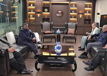 ഞങ്ങൾക്ക് വേണ്ടിയുള്ള ബഹിഷ്‌കരണം വേണ്ട, നിങ്ങൾ ഇന്ത്യയോട് കളിക്കൂ; പാകിസ്ഥാനോട് കൈകൂപ്പി ബംഗ്ലാദേശ്, ക്രിക്കറ്റ് ലോകം ഞെട്ടിയ അപ്രതീക്ഷിത ട്വിസ്റ്റ്