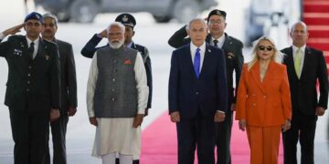 ഇസ്രയേലിൽ മോദി തരംഗം; ചുവന്ന പരവതാനി വിരിച്ച് നെതന്യാഹു! ചരിത്ര സന്ദർശനത്തിന് തുടക്കം; പ്രതിരോധ രംഗത്ത് വൻ കരാറുകൾക്ക് സാധ്യത