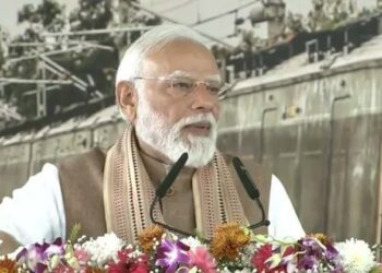 അന്താരാഷ്ട്ര വേദിയിൽ നാണംകെട്ട രാഷ്ട്രീയം; ഷർട്ടില്ലാ പ്രതിഷേധത്തിൽ കോൺഗ്രസിനെ പിച്ചിച്ചീന്തി പ്രധാനമന്ത്രി! ആഞ്ഞടിച്ച് നരേന്ദ്ര മോദി!